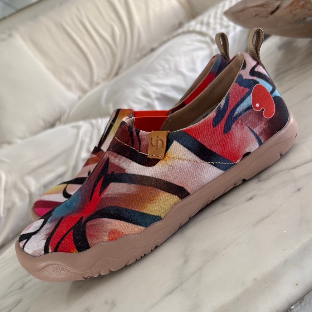 UIN Multicolor Women's Slip-On Graphic Sneakers -